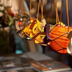 廃棄されるはずの革が生まれ変わる！「attaluca（アッタルカ）」でお部屋に彩りをプラス